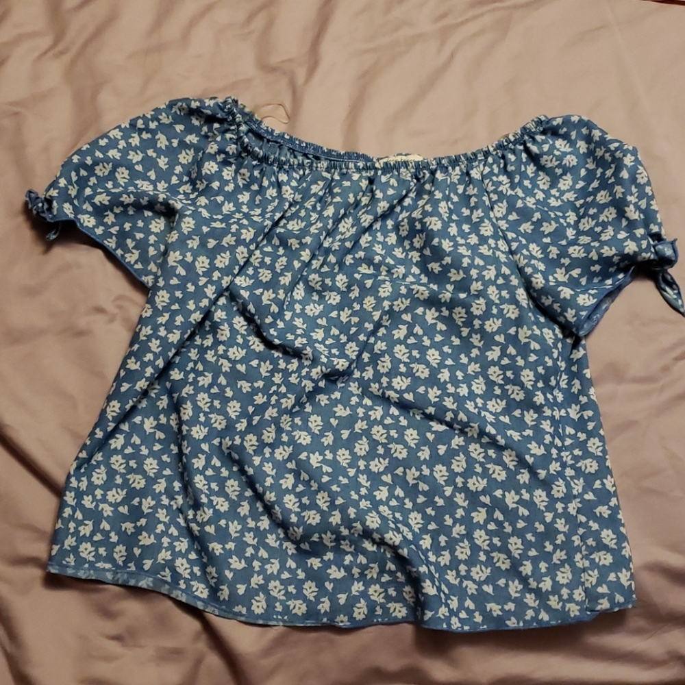 Jean with white floral pattern top